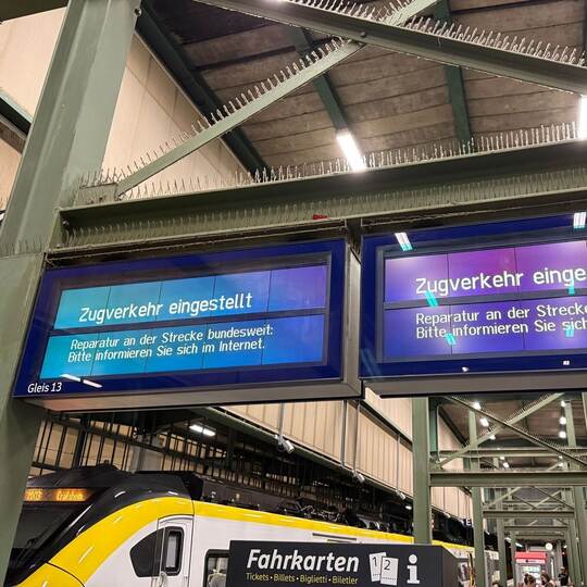 Bahnverkehr wegen Funkstörung bundesweit eingestellt