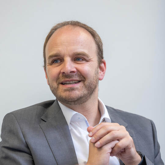 Mittler und Schaffer: Eine in der Politik seltene Selfmade-Karriere legt der Eutinger Ortsvorsteher, CDU-Fraktionschef und Landt