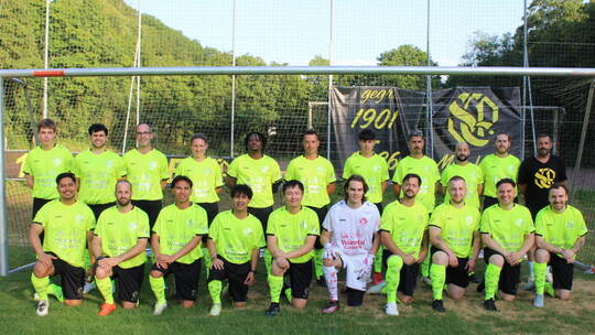 Mit dieser Mannschaft startet der Sportclub Pforzheim in die neue Saison. Vierte von links hinten ist Spielertrainerin Denise He