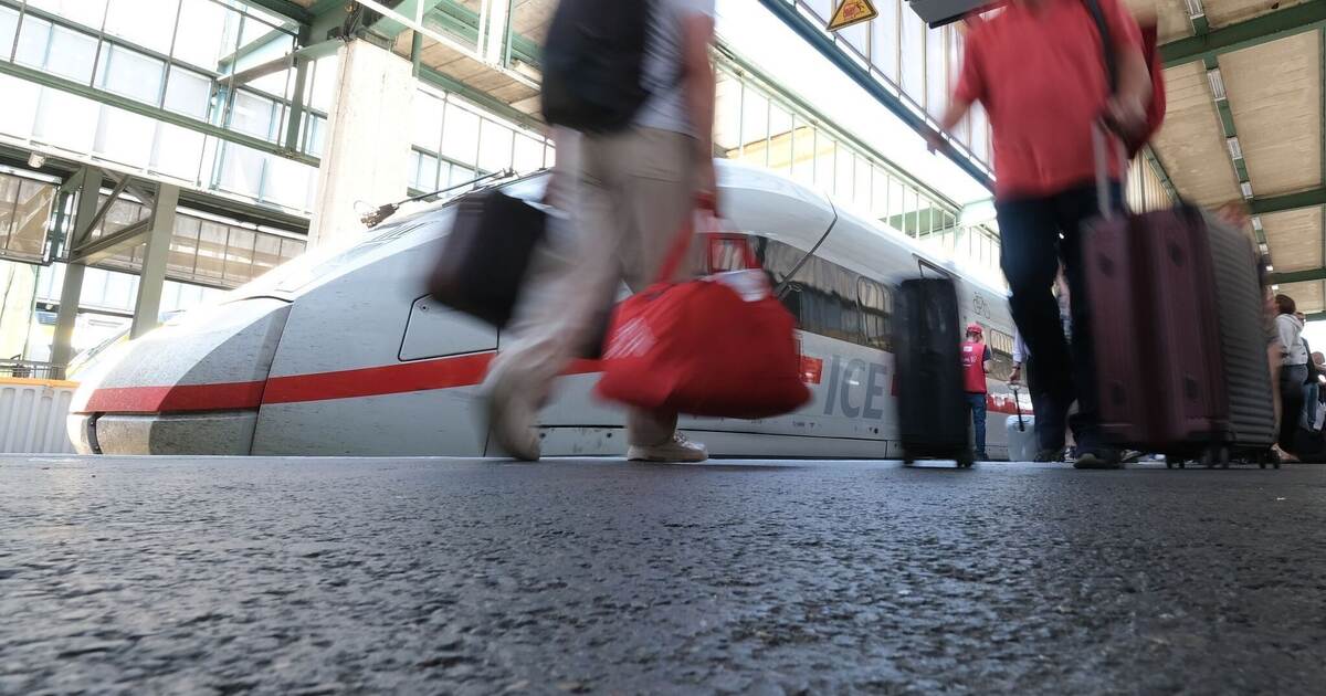Train service at Stuttgart Central Station suspended