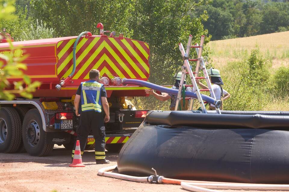 Waldgebiet mit Munition in Rheinland-Pfalz brennt