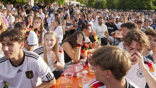 Fußball Weltmeisterschaft in USA, Mexico und Canada. Public-Viewing im Enzauenpark. Deutschlkand - Curacao