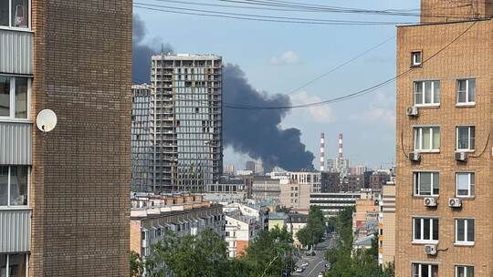 Ukraine-Krieg - Brand im Osten Moskaus
