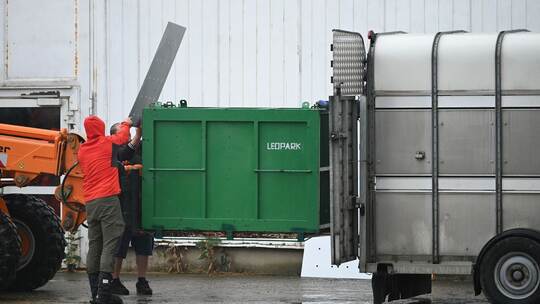 Polizei und Veterinäramt im Einsatz bei Tigerhalterin Polizei und Veterinäramt im Einsatz bei Tigerhalterin