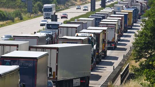 Autobahn 2 bei Burg wegen Hitzeschäden gesperrt