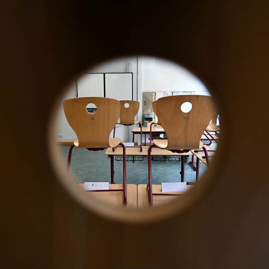 Schwierige Situationen aus dem Klassenzimmer hat die Konrektorin der Dobler Grundschule in der Gemeinderatssitzung geschildert. Schulferien enden in Hessen