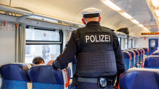 Bundespolizei kontrolliert deutsch-tschechische Grenze Bundespolizei kontrolliert deutsch-tschechische Grenze