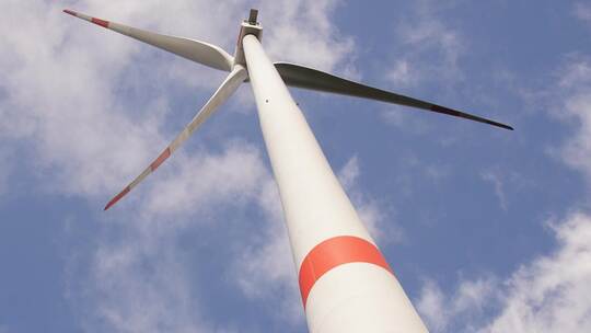Windkraft und Welterbeschutz prallen beim geplanten Standort WE3 bei Neulingen aufeinander. Ob dort jemals Anlagen entstehen, is
