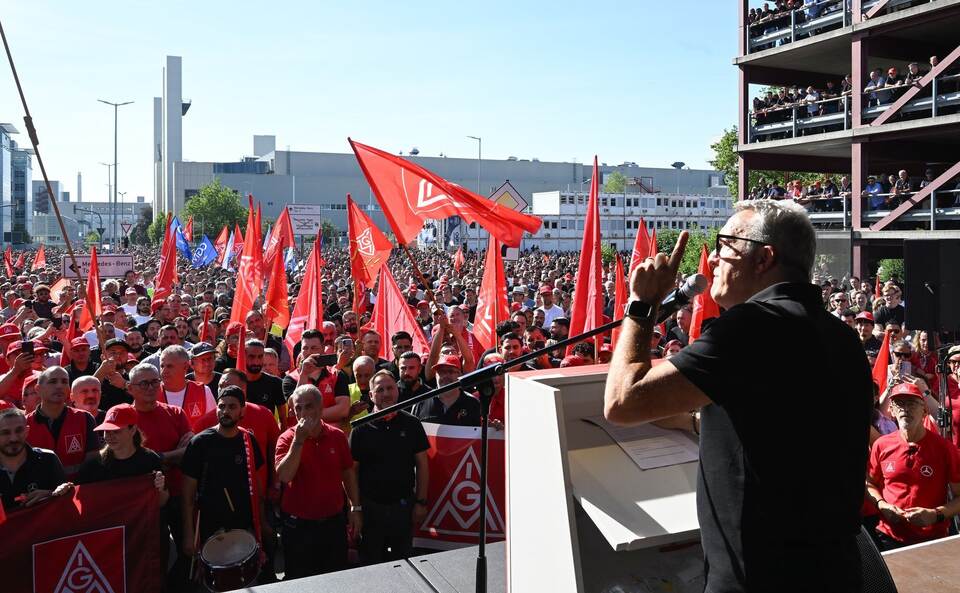 Protest-Kundgebungen bei Mercedes-Benz Sindelfingen Protest-Kundgebungen bei Mercedes-Benz Sindelfingen