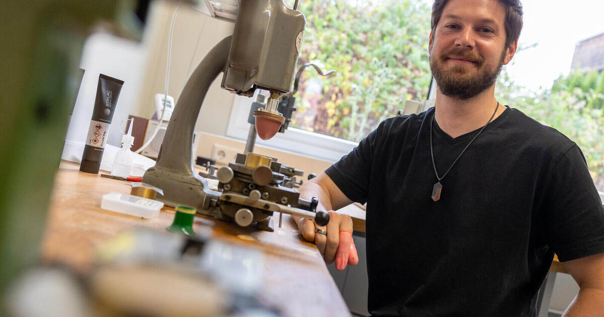 Watchmaker Adrian Herz launches his own brand,