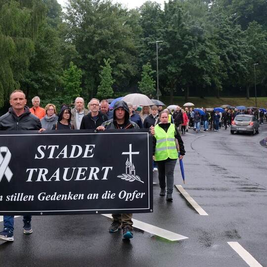Gedenken nach Schüssen in Jugendhilfeeinrichtung mit sechs Toten