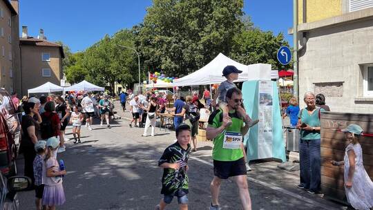 Groß und Klein hat sich am Spendenlauf für den Neubau der Pforzheimer Stadtmission beteiligt. Steffen Reinhold