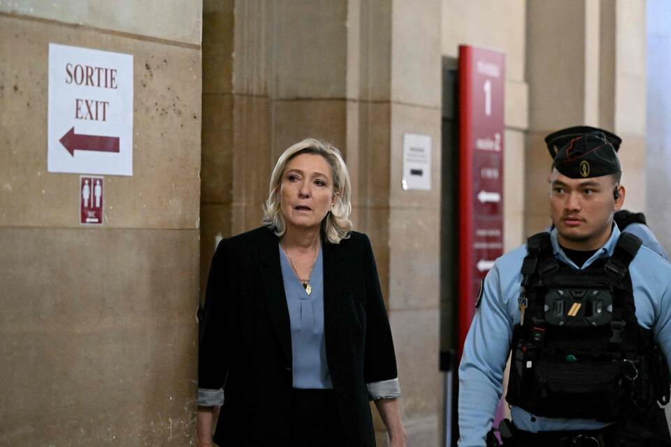Le Pen im Berufungsverfahren Le Pen im Berufungsverfahren