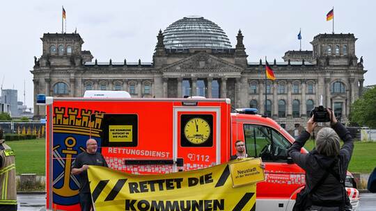 Kommunen demonstrieren für mehr Unterstützung Kommunen demonstrieren für mehr Unterstützung