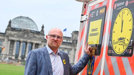 Kommunen demonstrieren für mehr Unterstützung Kommunen demonstrieren für mehr Unterstützung