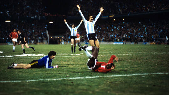 Bei der WM 1978 musste Gastgeber Argentinien das letzte Zwischenrundenspiel gegen Peru mit mindestens vier Toren Unterschied gew WM 2018 - WM 1978: Gruppe B - Argentinien - Peru