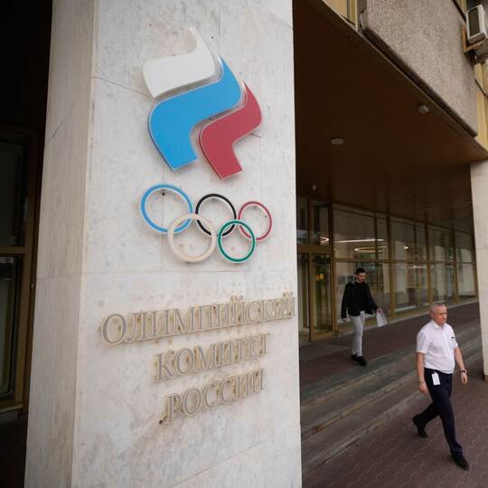IOC hebt Sanktionen gegen Russland vorerst auf