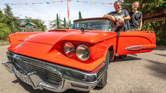Schlitten wie diesen Ford Thunderbird können alle Autobegeisterten am Wochenende in Engelsbrand erleben. Die Schraubergemeinscha