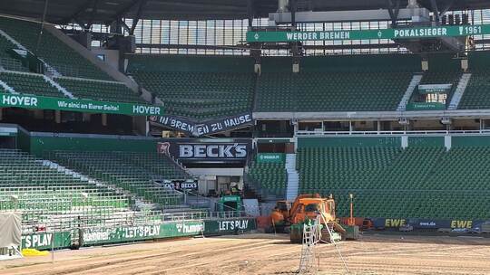 Betonstützen im Bremer Weserstadion zerbrochen Betonstützen im Bremer Weserstadion zerbrochen
