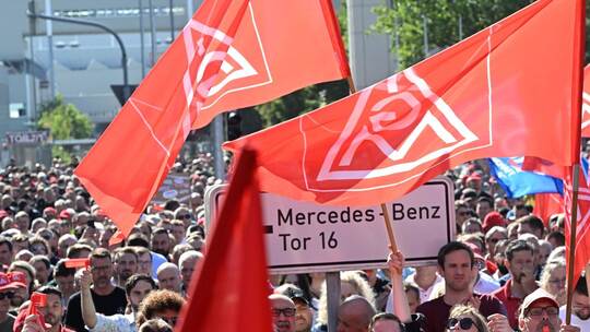 Protest-Kundgebungen bei Mercedes-Benz Sindelfingen Protest-Kundgebungen bei Mercedes-Benz Sindelfingen