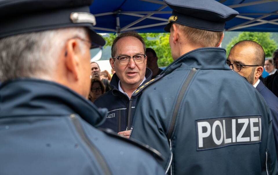 Dobrindt und Söder besuchen Grenzübergang Dobrindt und Söder besuchen Grenzübergang