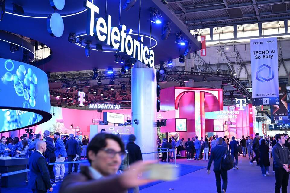 Mobile World Congress (MWC) Mobile World Congress (MWC)