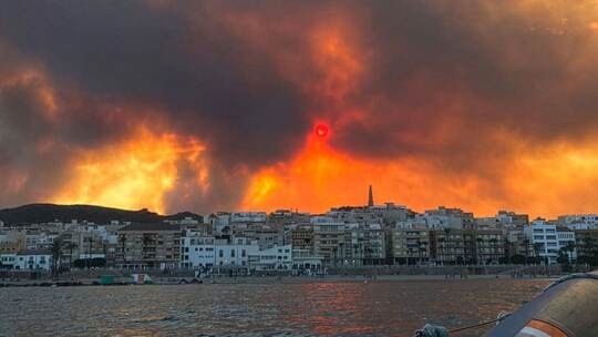 Gewaltiger Brand wütet in Andalusien Gewaltiger Brand wütet in Andalusien