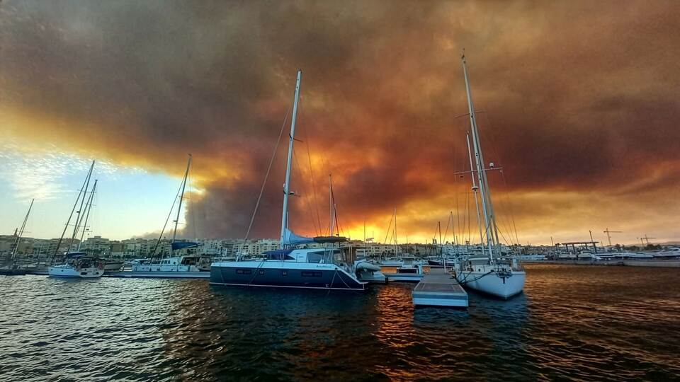 Gewaltiger Brand wütet in Andalusien Gewaltiger Brand wütet in Andalusien