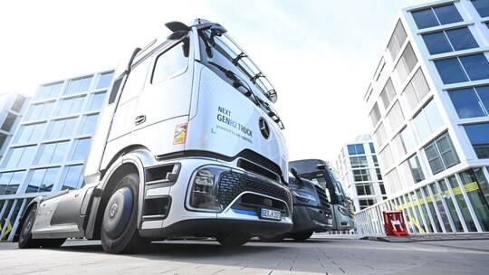 Daimler Truck Daimler Truck
