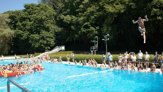 Volles Haus im Neuenbürger Freibad? Derzeit nicht, denn ein Rohrbruch legt das Bad seit Freitag lahm.