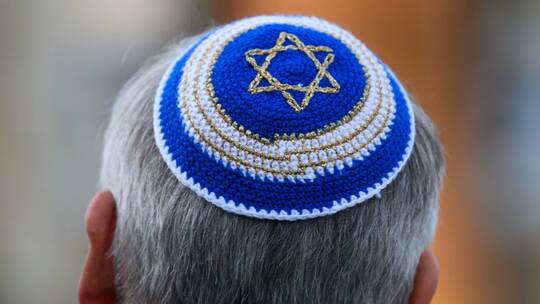 Mann mit Kippa Mann mit Kippa