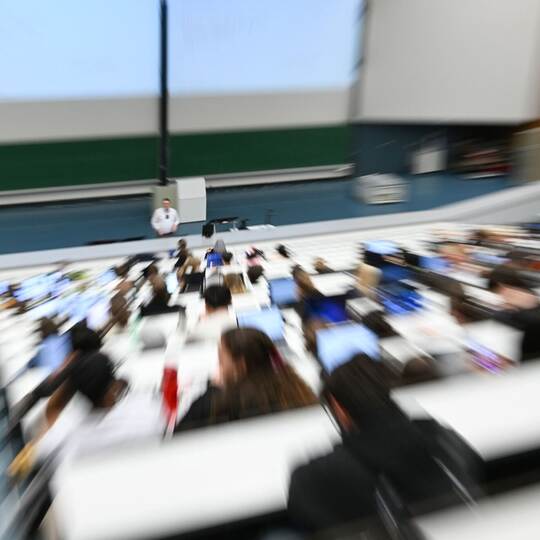 Universität