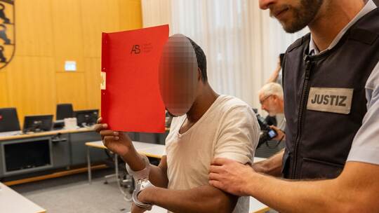 Prozess nach Messerangriff in Einkaufszentrum Prozess nach Messerangriff in Einkaufszentrum