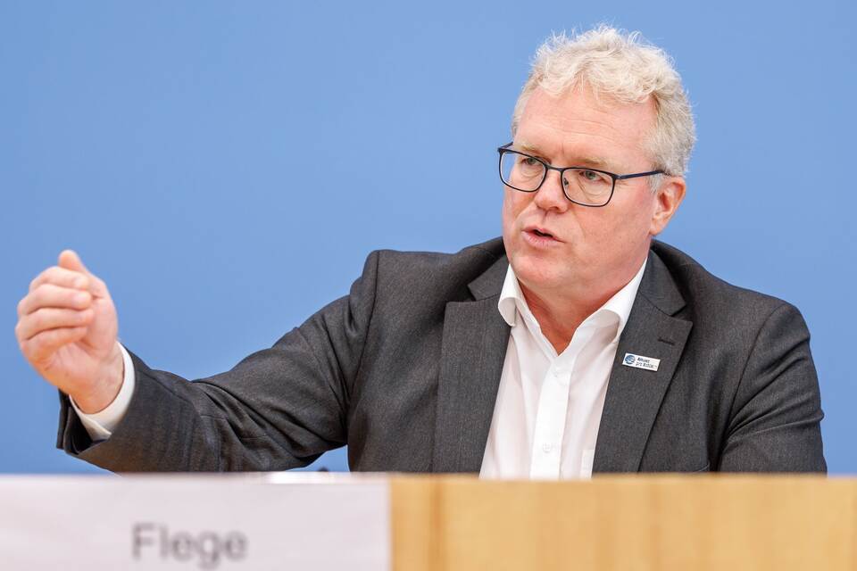 Dirk Flege Dirk Flege