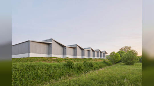 THOMA. LAY. BUCHLER. ARCHITEKTEN BDAGanzjahresstützpunkt in Maulbronn, fotografiert im Frühjahr 2024 und Sommer 2026