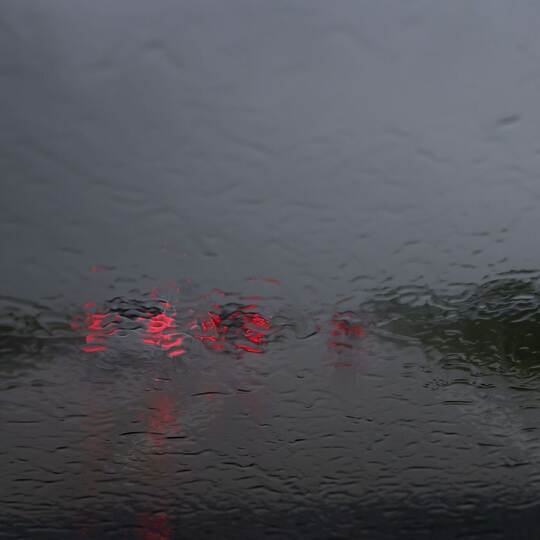 Regen und Gewitter im Süden Regen und Gewitter im Süden