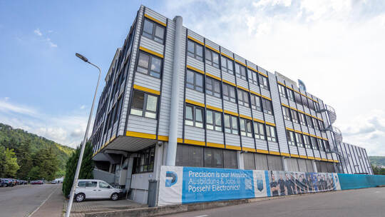 Es kann also weitergehen bei Possehl Electronics in Niefern. Foto: Meyer Possehl Electronics Niefern