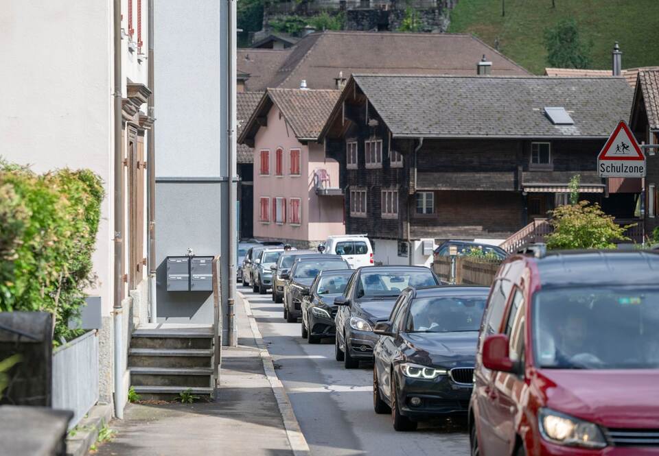 Im Kanton Uri staut sich der Verkehr vor Gotthard-Nordportal Im Kanton Uri staut sich der Verkehr vor Gotthard-Nordportal