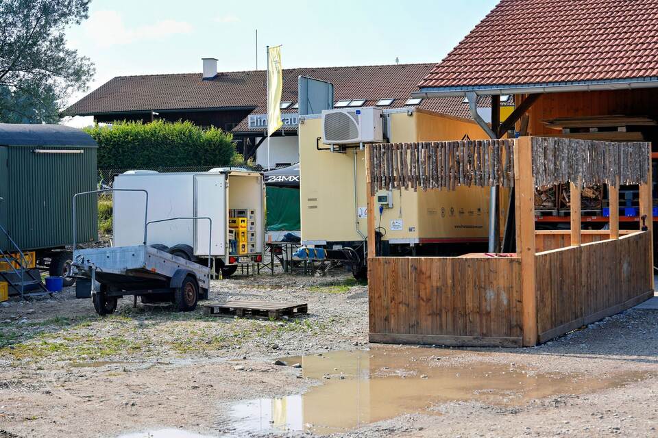 Unbekannter attackiert Festbesucher in Egling Unbekannter attackiert Festbesucher in Egling