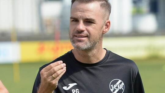 Der spanische Trainer des 1. CfR Pforzheim, Pablo Gil Sarrión, kennt das Erfolgsrezept seines Landes im Fußball. Foto: Michael R
