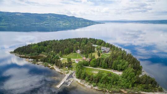 10 Jahre nach den Anschlägen in Norwegen 10 Jahre nach den Anschlägen in Norwegen