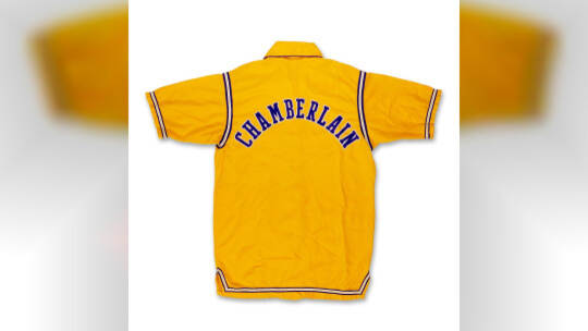 Jacke von NBA-Legende Chamberlain versteigert Jacke von NBA-Legende Chamberlain versteigert