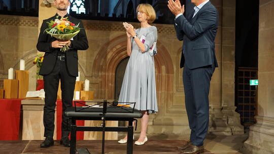 Verabschiedung von Sebastian Eberhardt, mit Kirchenrätin Ursula Kannenberg, Pädagogische Geschäftsführerin der Schulstiftung und