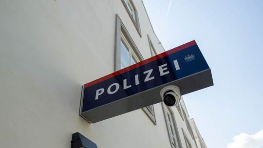 Polizeizentrum im Hitler-Geburtshaus - Vorbesichtigung Polizeizentrum im Hitler-Geburtshaus - Vorbesichtigung