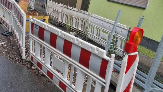 Seit Monaten ist die Baustelle in der Genossenschaftsstraße verlassen. Privat