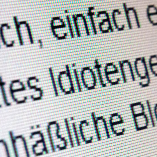 Alleine im Shitstorm: Tipps gegen Trolle und andere Nervensägen