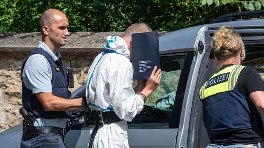 Nach tödlicher Messerattacke in Bankfiliale Nach tödlicher Messerattacke in Bankfiliale