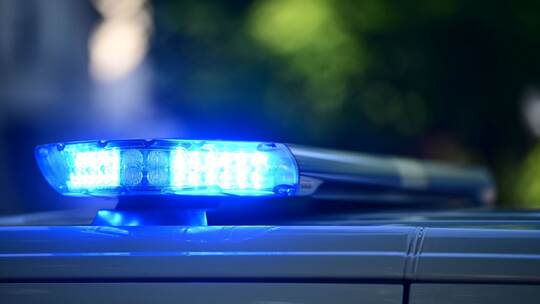 Blaulicht auf einem Polizeiauto Blaulicht auf einem Polizeiauto