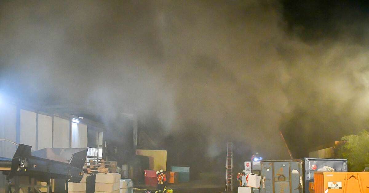 Cause of fire unclear: Collection container with electronic waste catches ...
