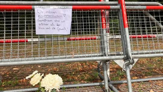 Auto rast in Menschenmenge - CSD abgebrochen